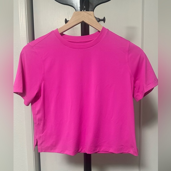 lululemon athletica Tops - Lululemon - Women’s Sonic Pink Cropped Top - Size 6